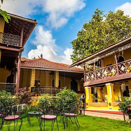Casa Menezes - A Heritage Goan Homestay Bambolim Bagian luar foto