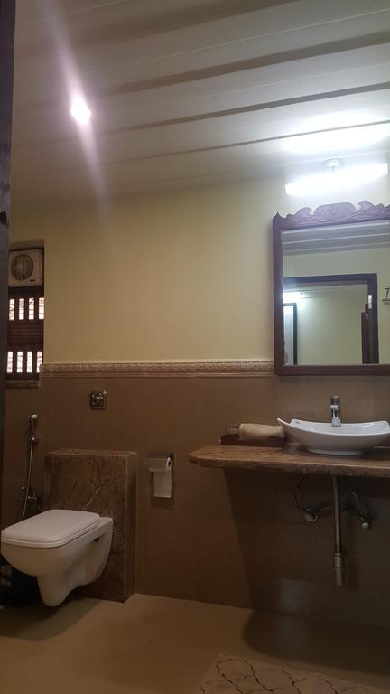 Casa Menezes - A Heritage Goan Homestay Bambolim Ruang foto