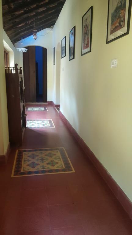 Casa Menezes - A Heritage Goan Homestay Bambolim Ruang foto