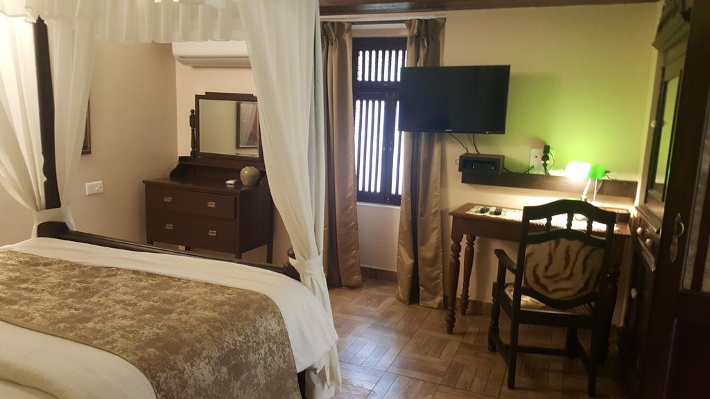 Casa Menezes - A Heritage Goan Homestay Bambolim Ruang foto