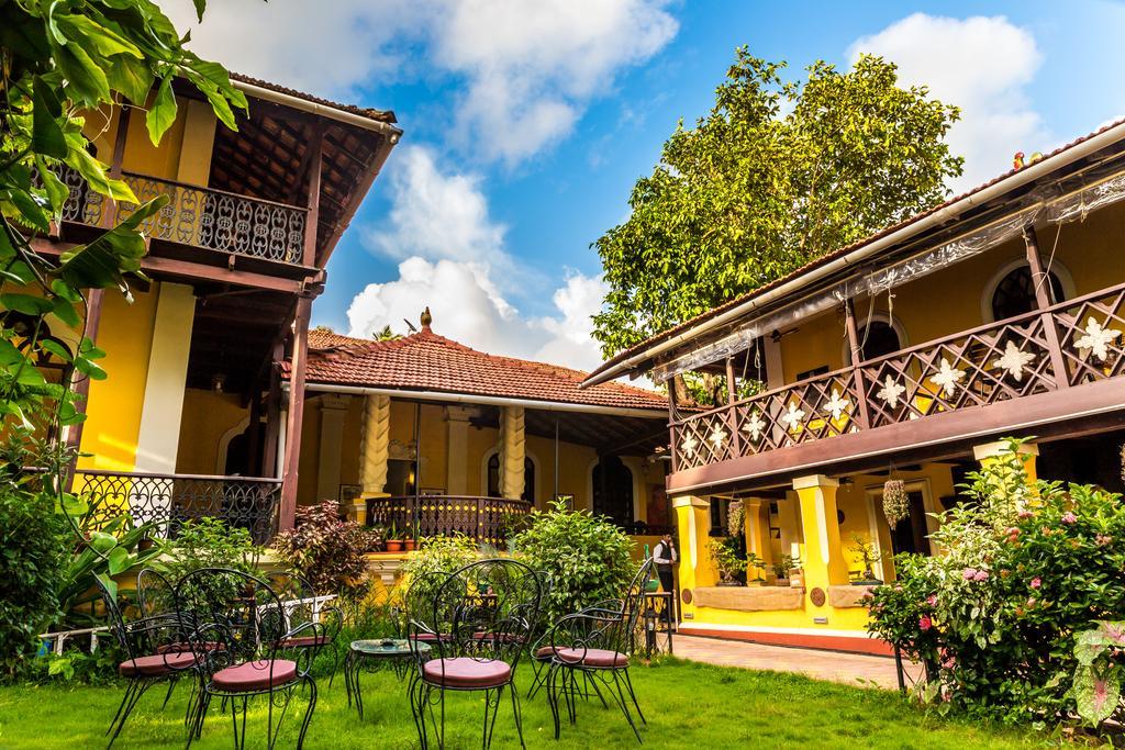 Casa Menezes - A Heritage Goan Homestay Bambolim Bagian luar foto
