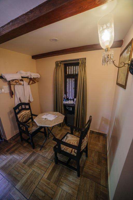 Casa Menezes - A Heritage Goan Homestay Bambolim Bagian luar foto