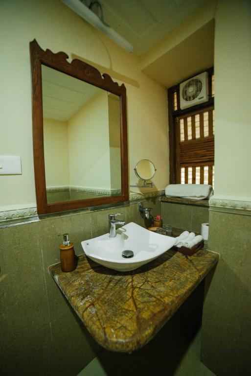 Casa Menezes - A Heritage Goan Homestay Bambolim Bagian luar foto