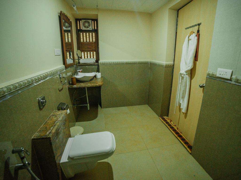 Casa Menezes - A Heritage Goan Homestay Bambolim Bagian luar foto