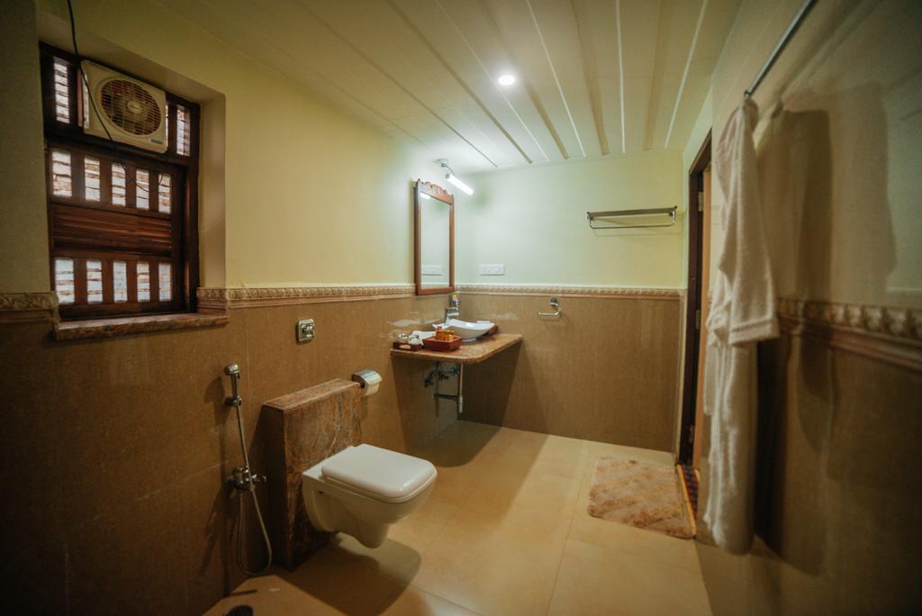 Casa Menezes - A Heritage Goan Homestay Bambolim Bagian luar foto