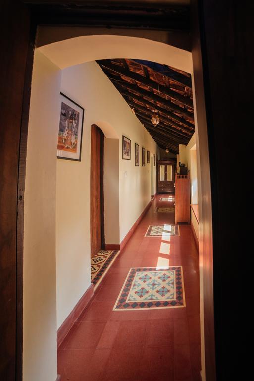 Casa Menezes - A Heritage Goan Homestay Bambolim Bagian luar foto